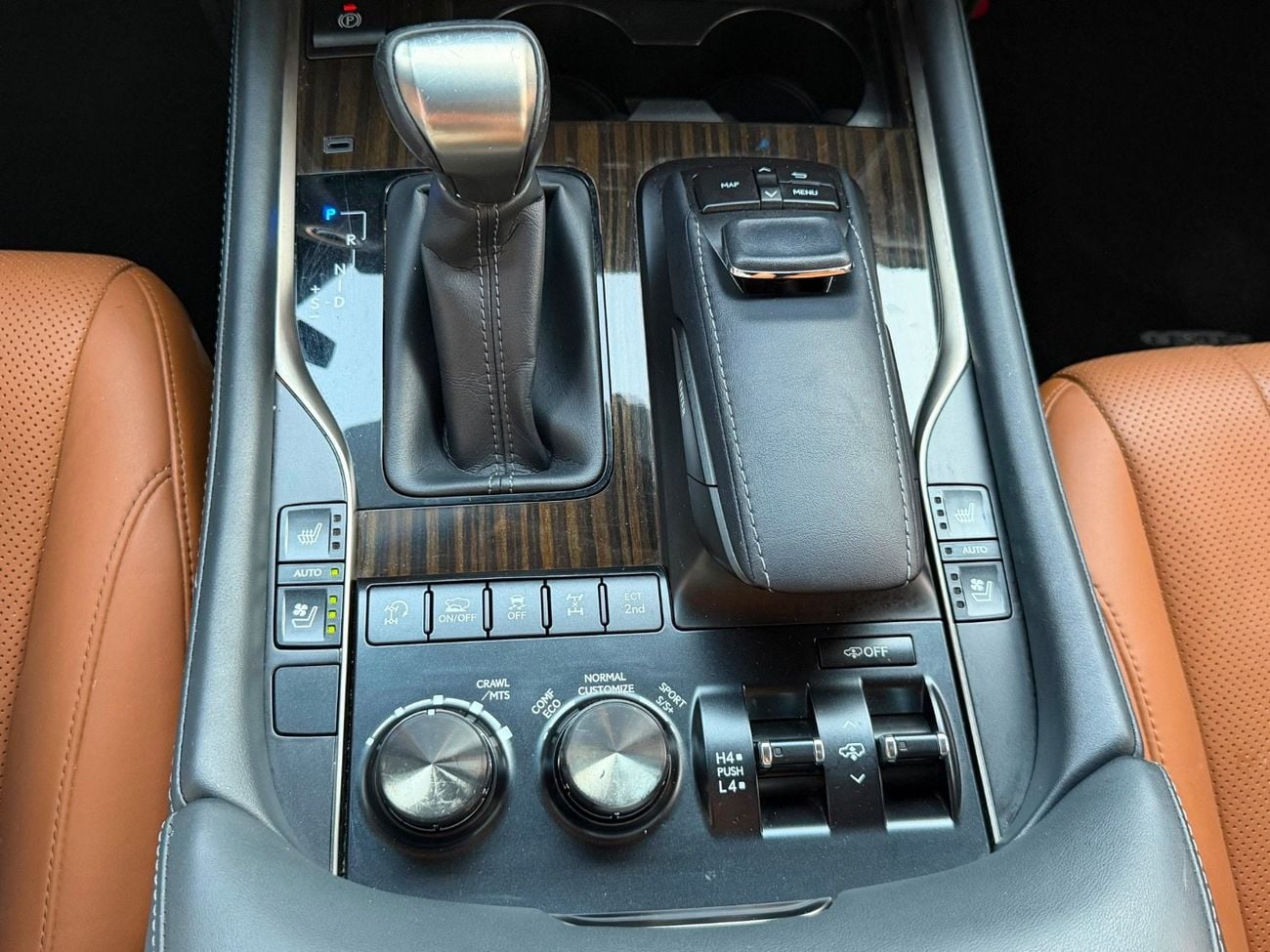 Lexus LX570 SIGNATURE PLATINUM