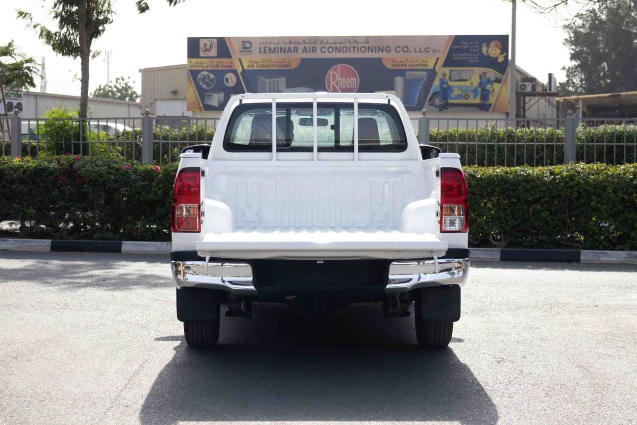 تويوتا هيلوكس Single Cab 2.4L Manual - Super White Inside Maroon | Export Only