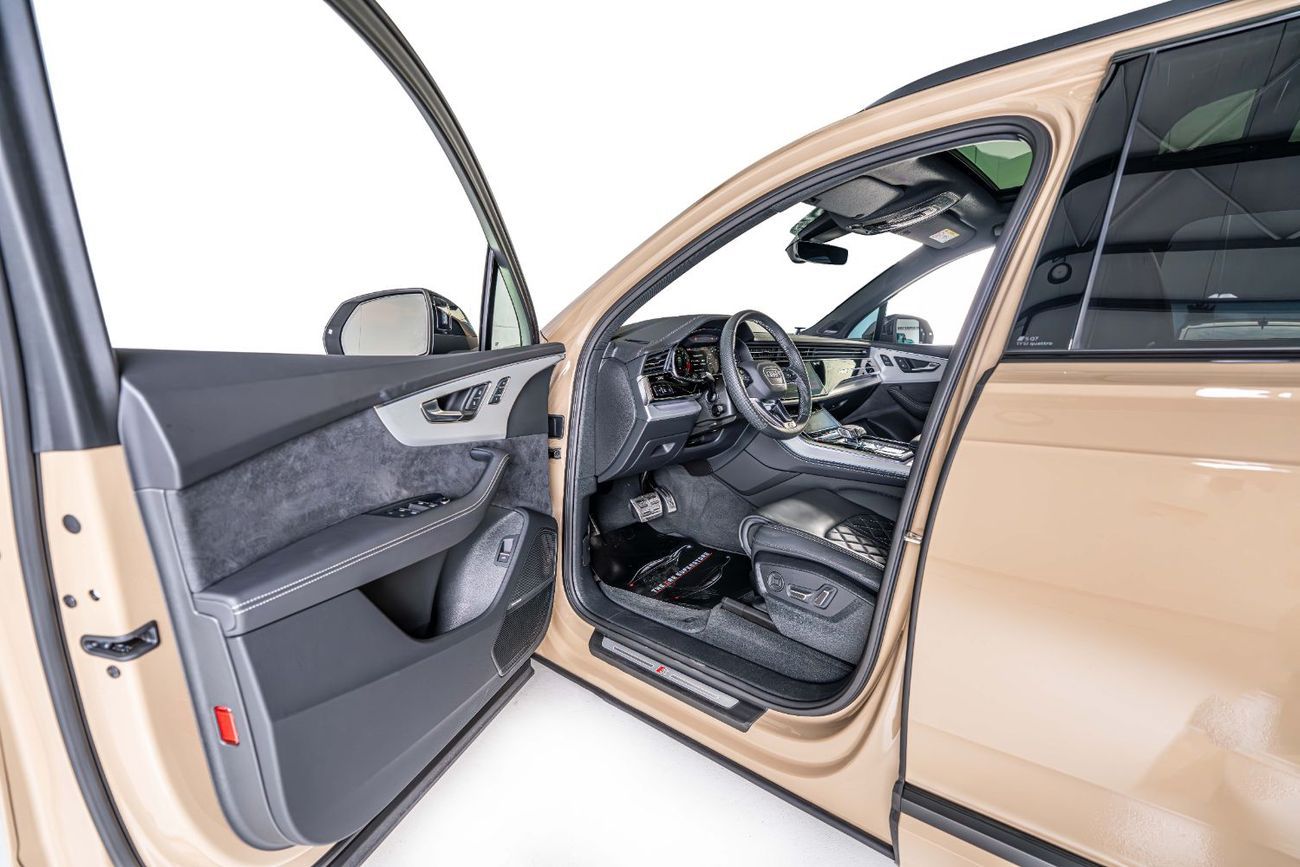 Audi SQ7 2025-Twin Turbo V8-Al Nabooda Warranty-Exclusive Color-Sports Exhaust-22 Inch Rims