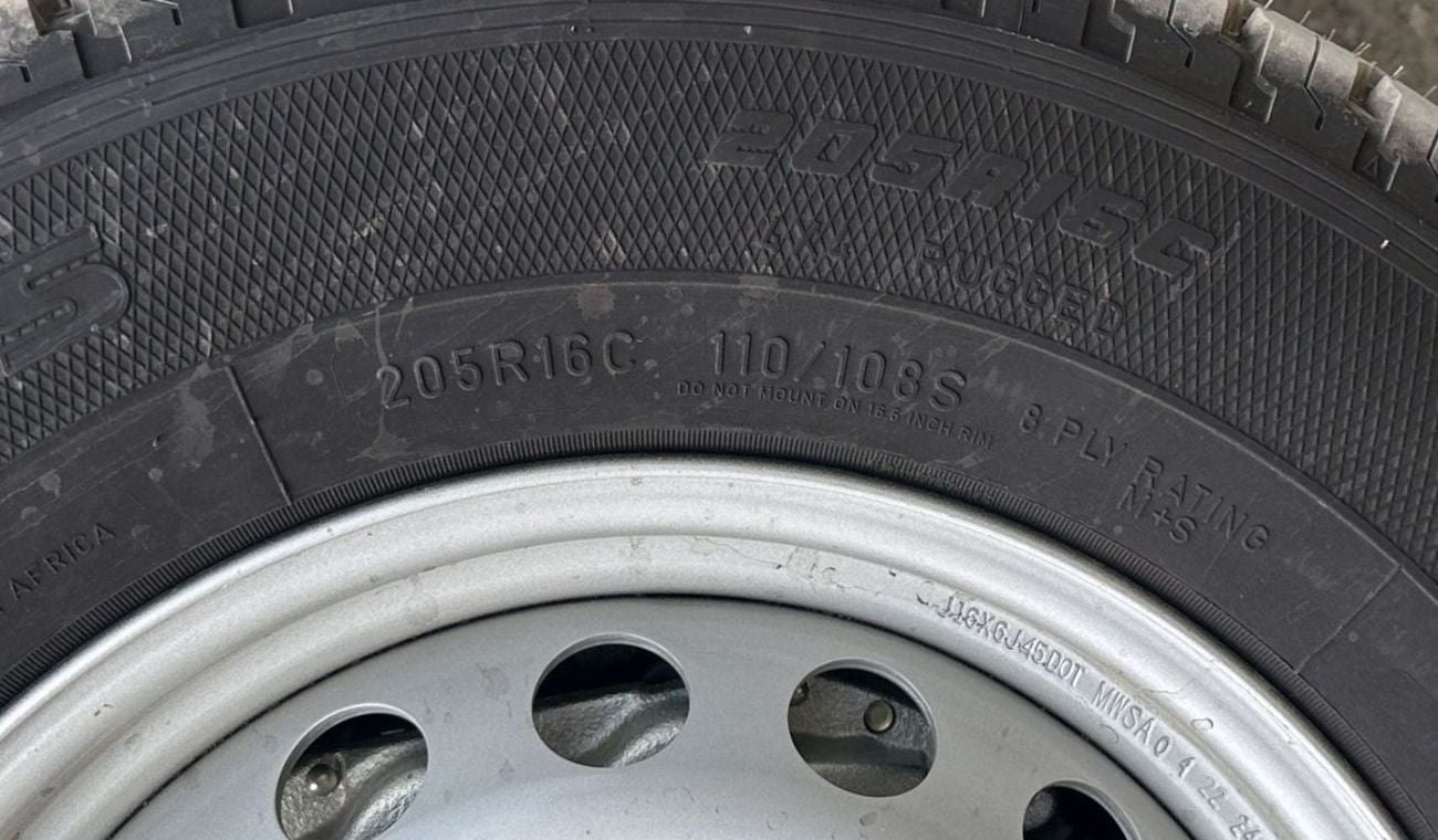 Toyota Hilux Deckless 2.4L