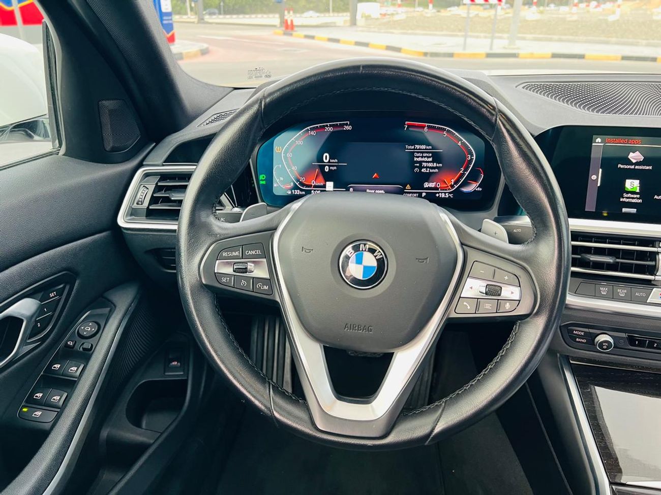 بي أم دبليو 330i Std 2.0L