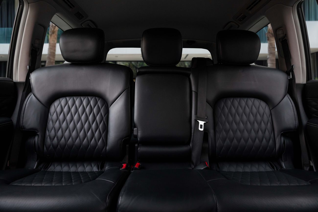 Infiniti QX80 QX80 | 2,546 P.M | 0% Downpayment | Low KM | Warranty | Agency History!