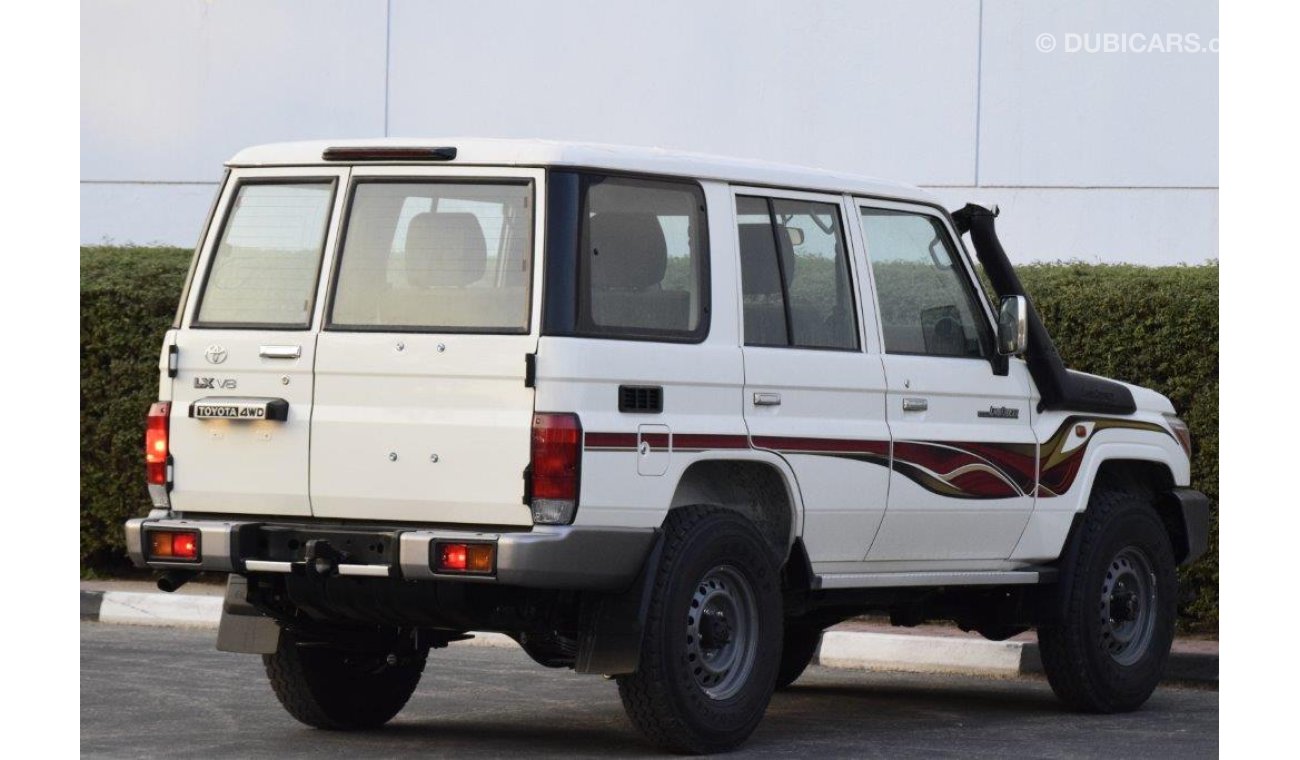 تويوتا لاند كروزر Land Cruiser 76 Hardtop V8 4.5L Diesel 5 Seat wagon