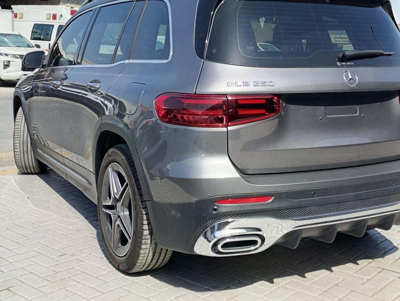 Mercedes-Benz GLB 250 4MATIC 2.0L (221 HP)