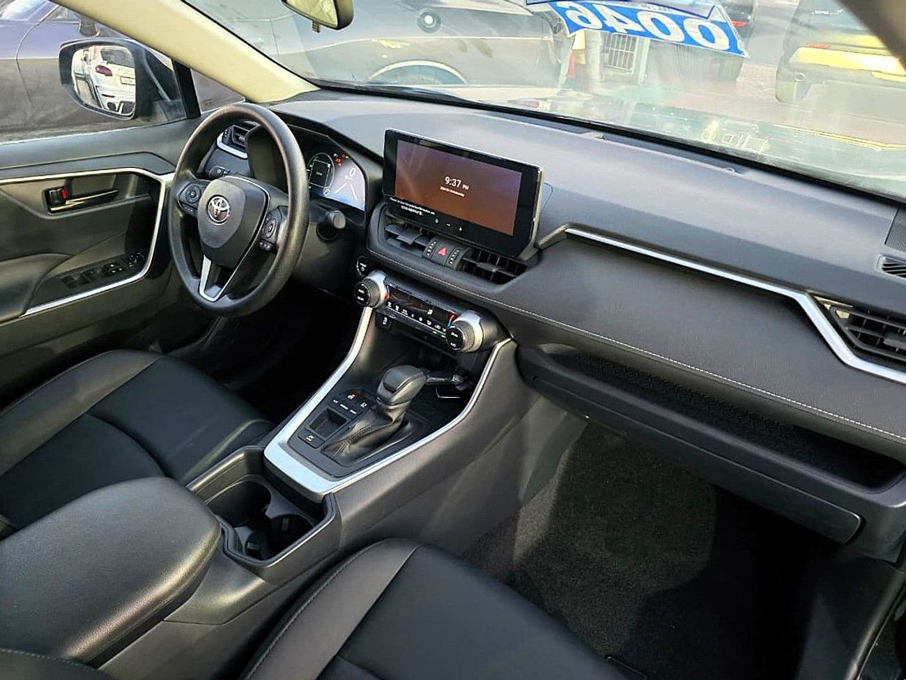 Toyota RAV4 Toyota rav4 2.5l hybrid 4*2 full option black color 2023 model