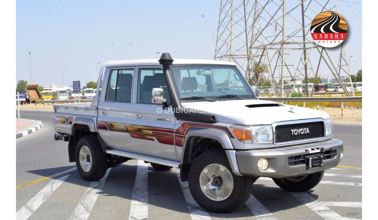 Toyota Land Cruiser Pick Up 79 DOUBLE CABIN PICKUP DLX V8 4.5L DIESEL MT