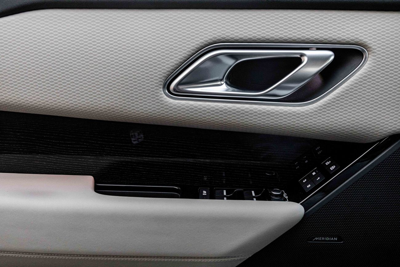 لاند روفر رينج روفر فيلار Range Rover Velar SE R-Dynamic | 4,603 P.M | 0% Downpayment | VELAR SE R-DYNAMIC | AGENCY WARRANTY!