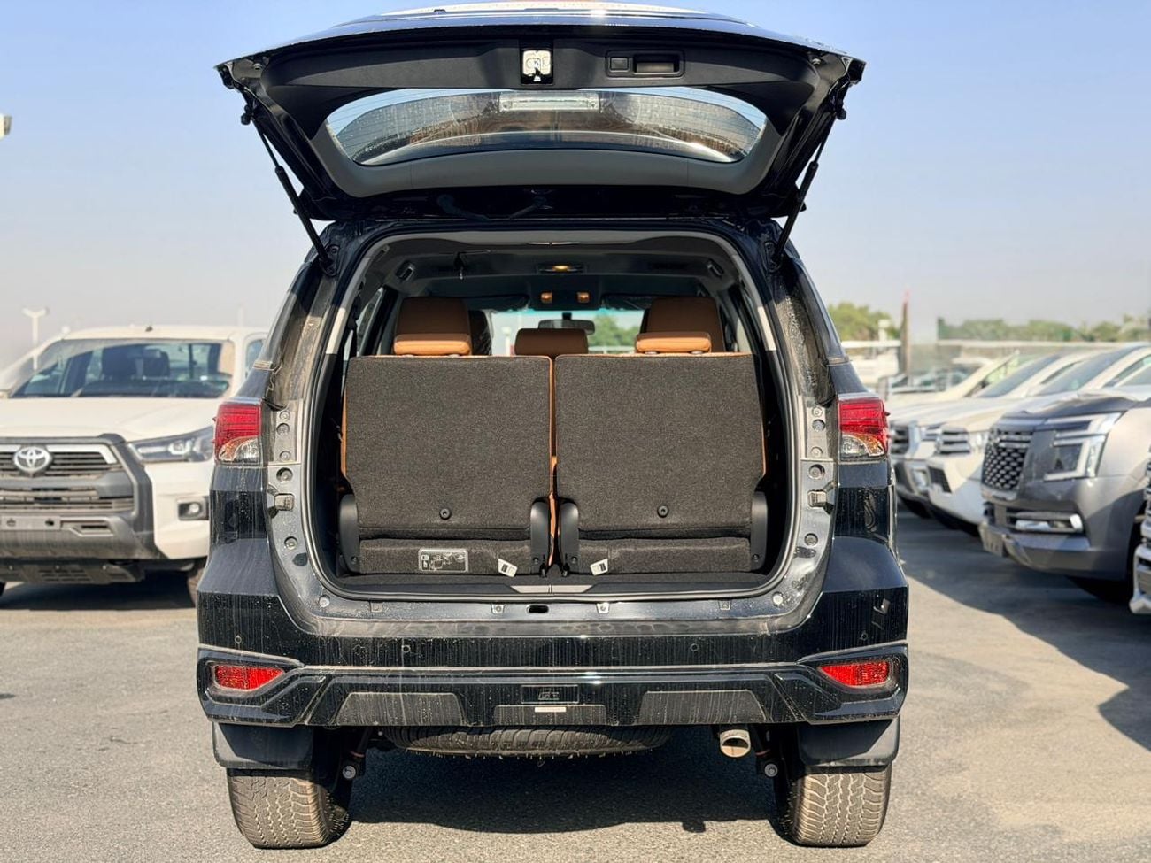 تويوتا فورتونر 2.7L 4WD PETROL AUTOMATIC TRANSMISSION ( FOR RE-EXPORT OUTSIDE GCC COUNTRIES )