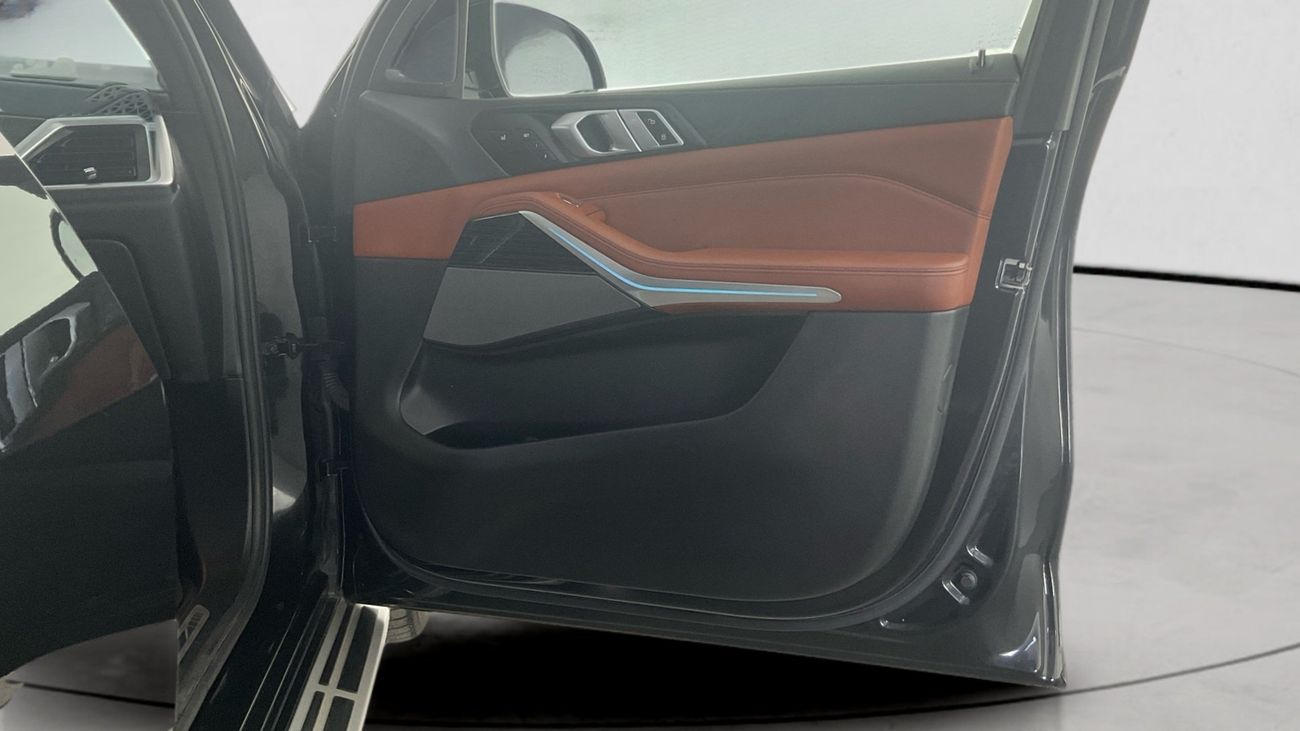 بي أم دبليو X7 40i Luxury M Sport | upto AED 20,000 Ramadan Discount | شامل الضمان | 0 ﺪﻔﻋﺓ ﺃﻮﻟﻯ