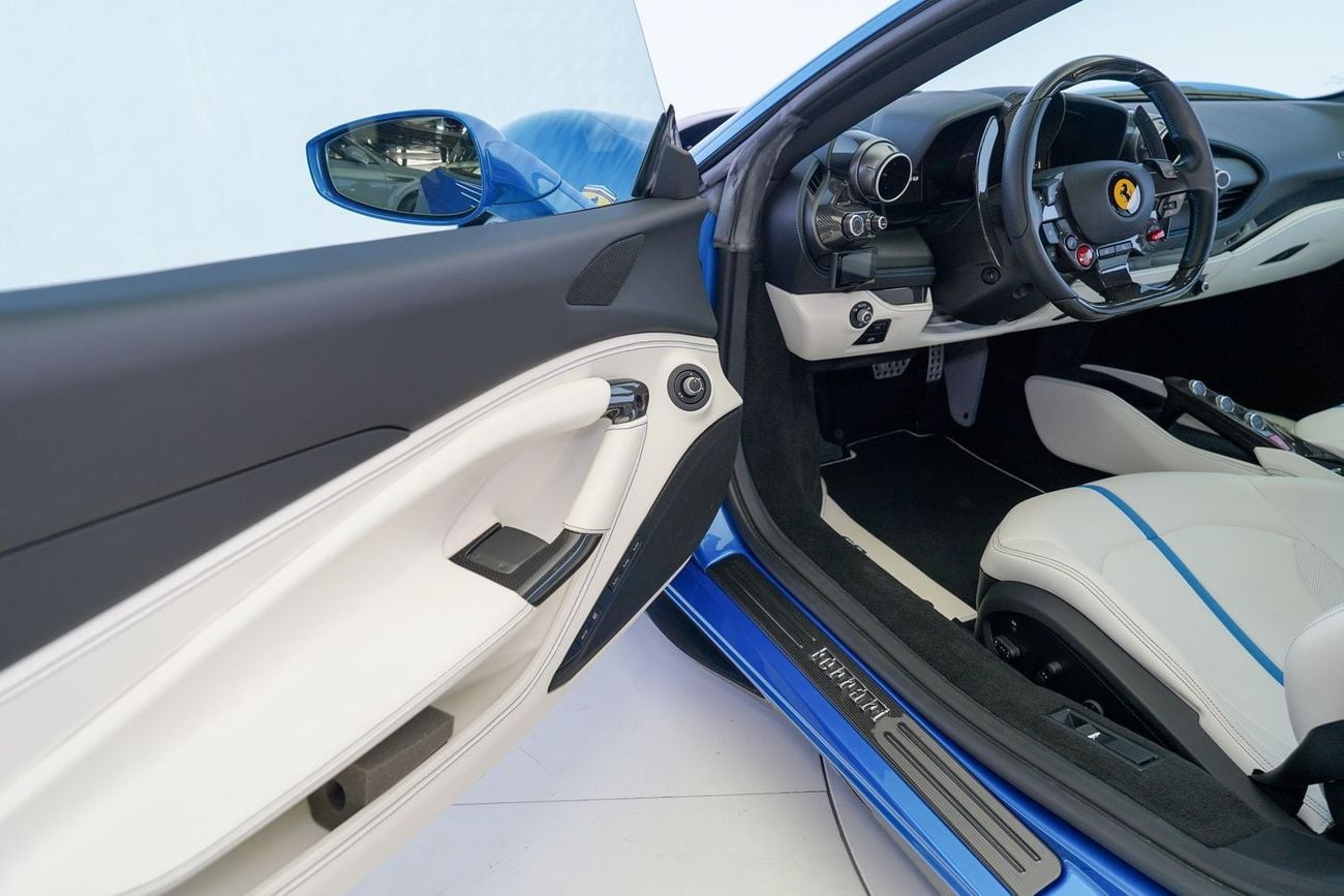 Ferrari F8 Tributo 3.9T V8