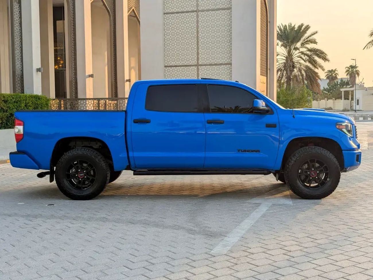 Toyota Tundra TRD PRO Crewmax AMERICAN SPECIFICATION INTERIOR AND EXTERIOR EXCELLENT CONDITION
