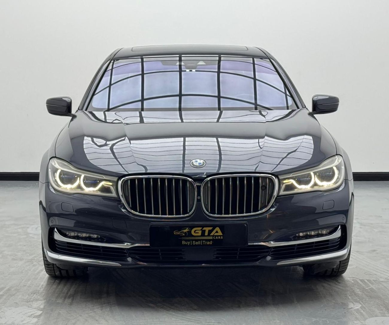 بي أم دبليو 750Li xDrive 4.4L (523 HP) 2016 BMW 750Li xDrive, Full Service History, Excellent Condition, GCC
