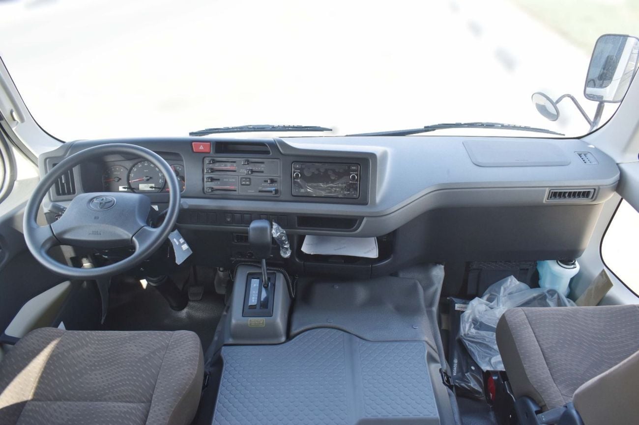 Toyota Coaster 2.8L TURBO DIESEL A/T