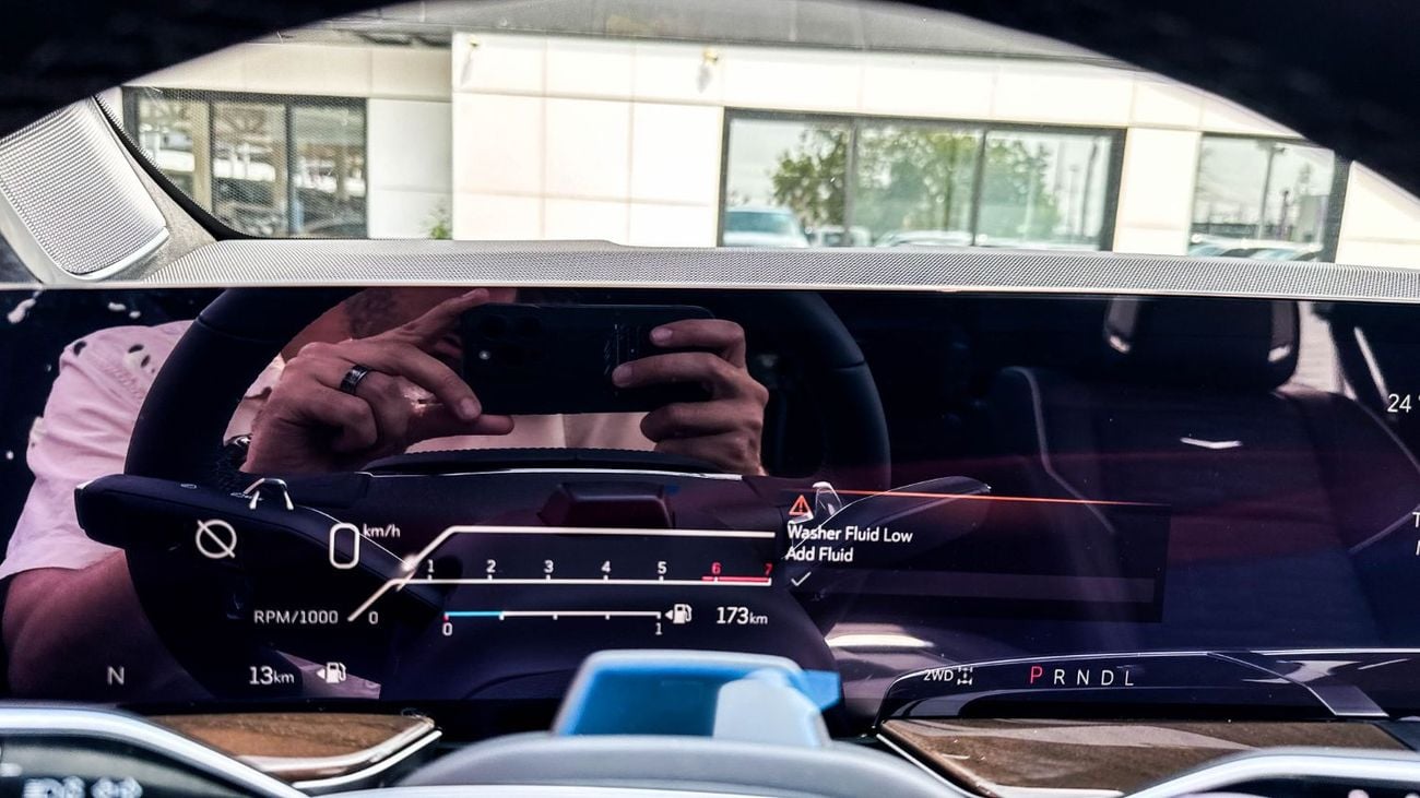 Cadillac Escalade ESV Sport Platinum Executive 6.2L V8 4WD 2026 Brand New American Specs