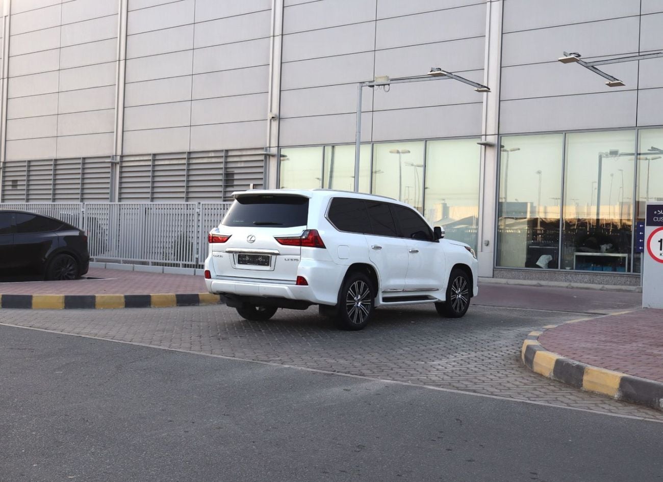 لكزس LX 570 Premier 5.7L