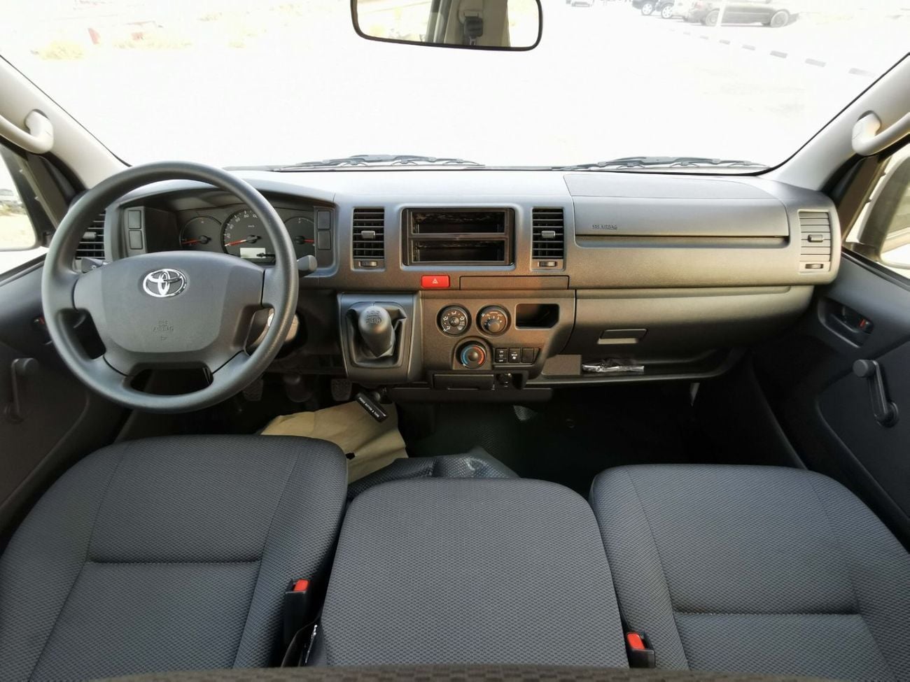 Toyota Hiace STANDARD ROOF / M/T / 2.5L DIESEL / 15 SEATER / EXPORT ONLY ANGOLA (CODE # HD25ST15)