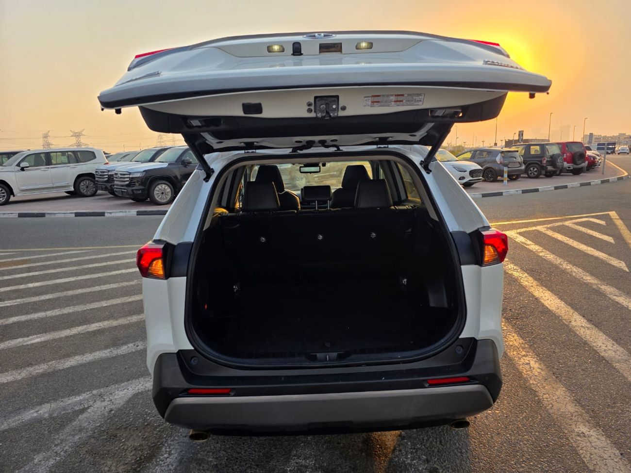 Toyota RAV4 TOYOTA RAV4 HYBRID LIMITED | FULL OPTION WITH 360 CAMERAS