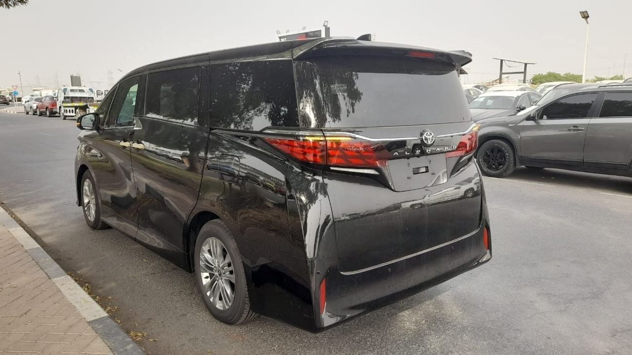 تويوتا ألفارد Executive Lounge