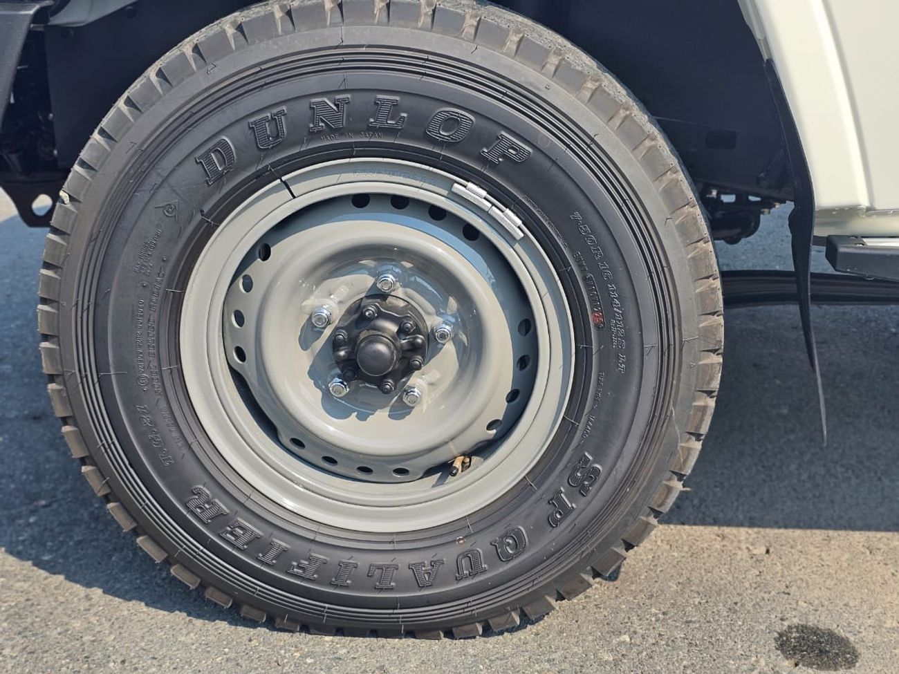 تويوتا لاند كروزر بيك آب DC 4.2L DIESEL MANUAL TRANSMISSION ( FOR RE-EXPORT ONLY )