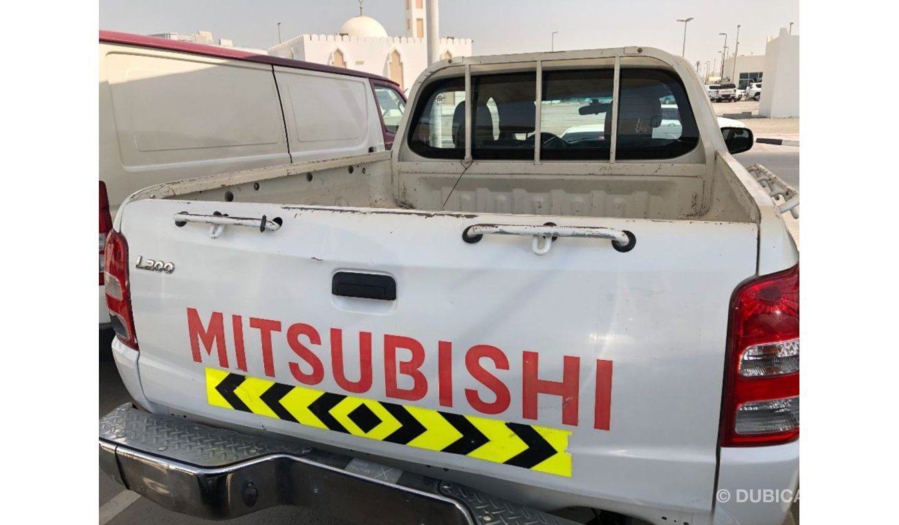 Mitsubishi L200 Mitsubishi L200 D/c pick up 4x4, model:2016. Excellent condition