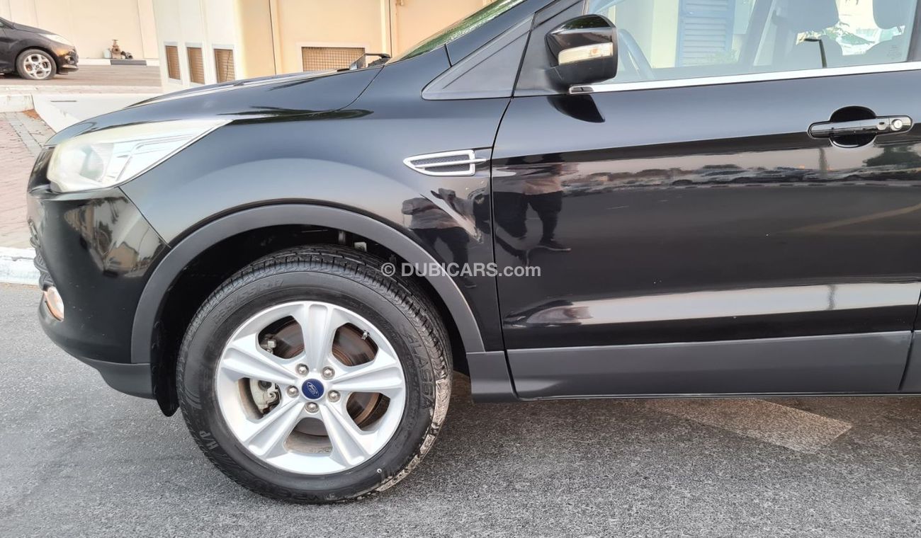 Ford Escape SE Ecoboost 2016 GCC Perfect Condition