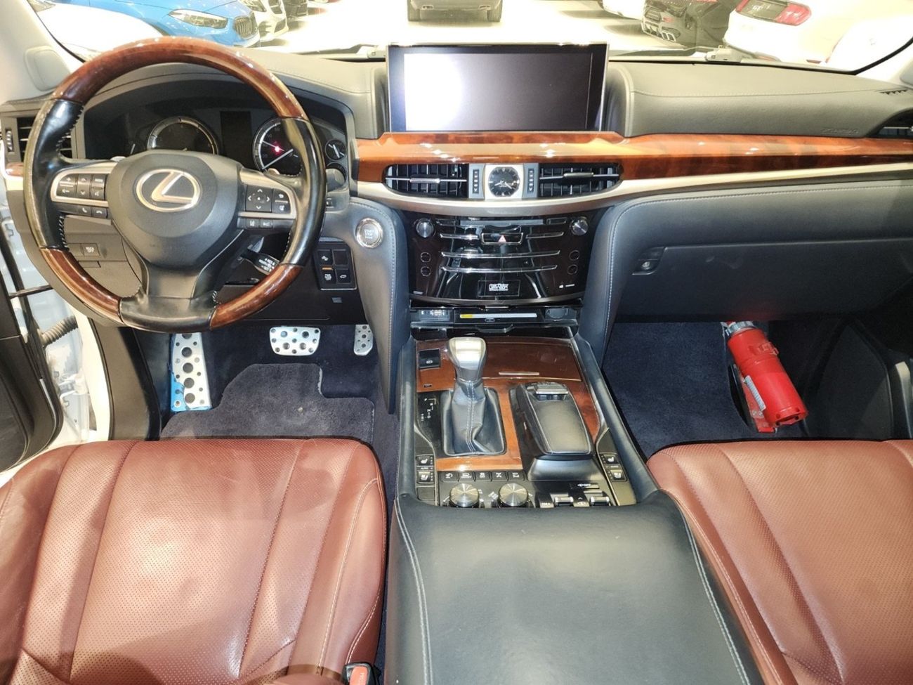 لكزس LX 570 Platinum Interpid 5.7L