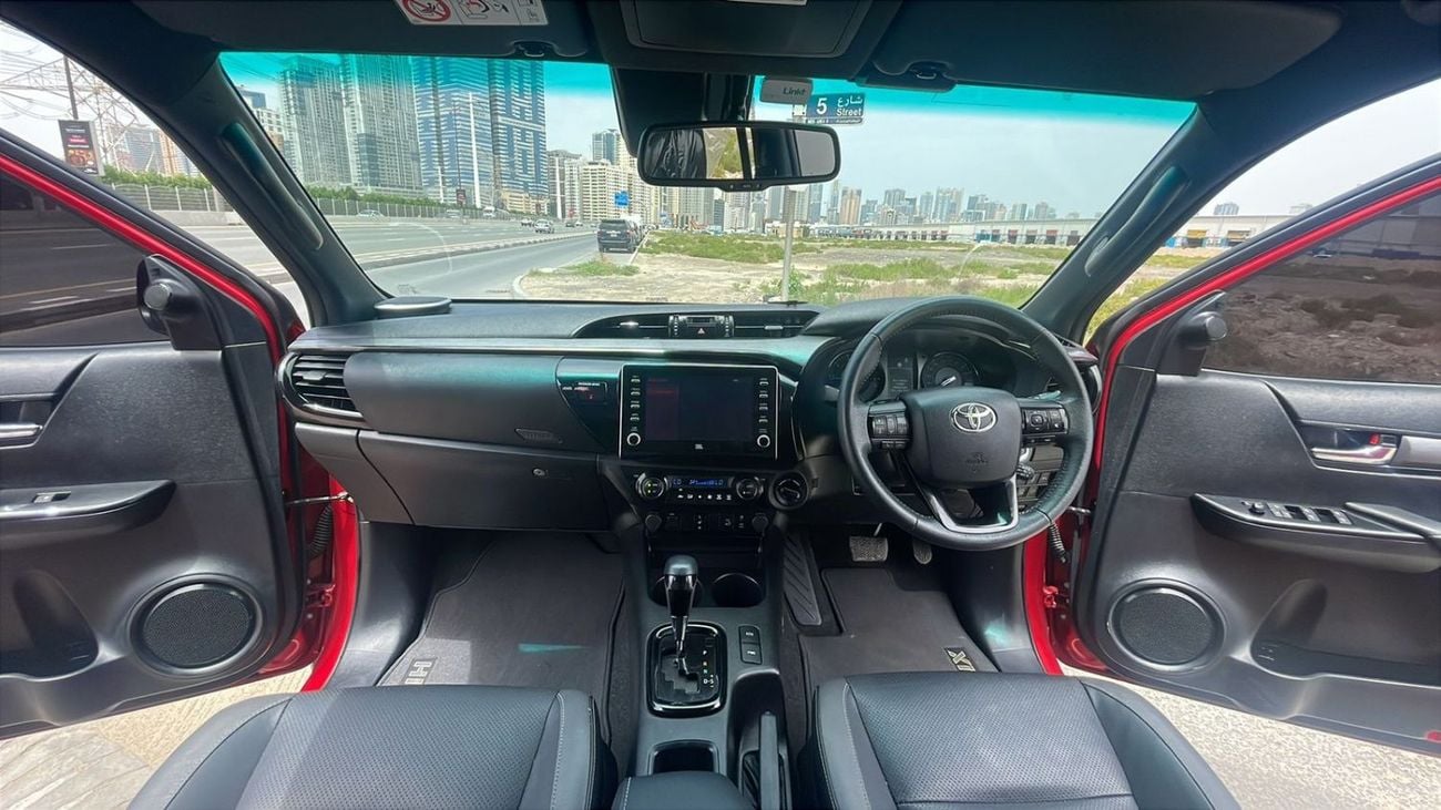 Toyota Hilux diesel engine ,2.8 liter ,Automatic gear ,year model 2024 ,right hand drive ,only for export availab