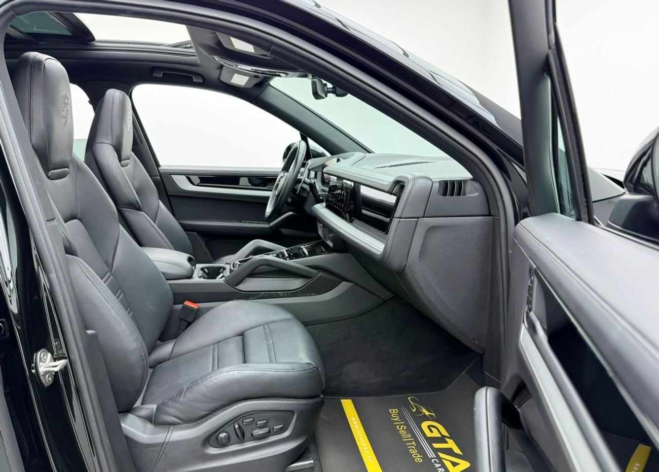 بورش كايان 2024 Porsche Cayenne, Warranty, Service History, Low Km, Excellent Condition, American