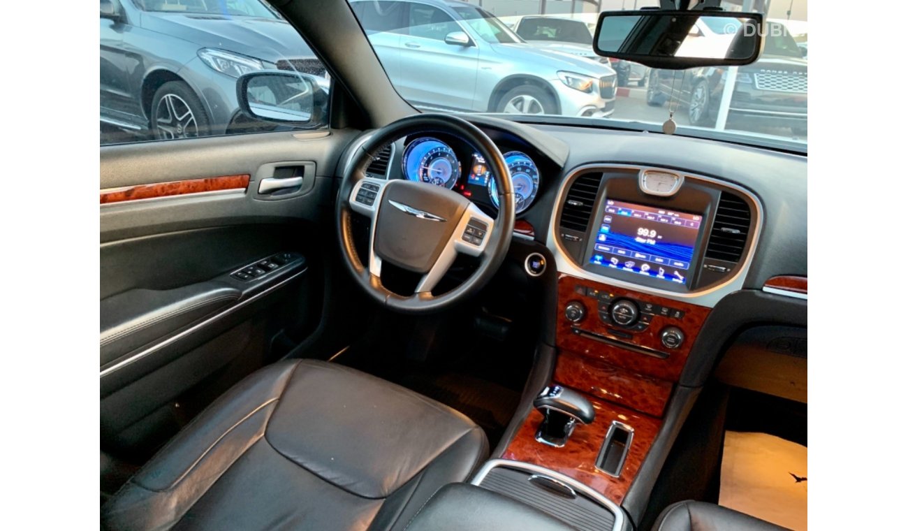 Chrysler 300C 2015 Chrysler C300 Full Option     Specifications: Panoramic sunroof, screen, sensors, back camera  