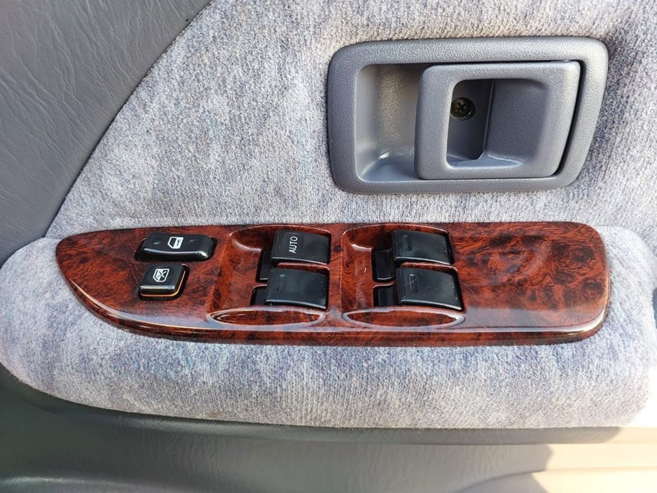 Toyota Land Cruiser TOYOTA LAND CRUISER PRADO SUV RHD 2001 MODEL 2.7 L PETROL AUTOMATIC(PM47611)