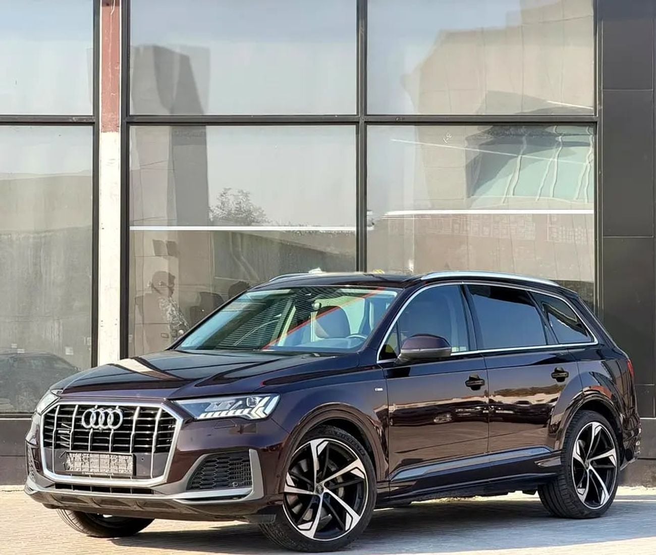 أودي Q7 55 TFSI quattro S Line 2.0L MORYA JESWANI CARS FOR USED AUTOMOBILE TRADING CO.L.L.C