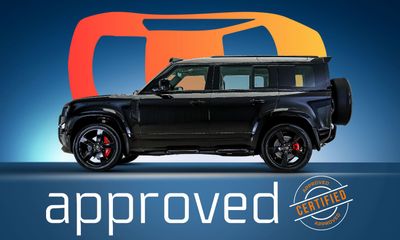 لاند روفر ديفندر P400 110 S 3.0L (5 Seater) Widetrack | AED 5,752 PM | 22in Wheels, Lightbar, GCC | Special Offer