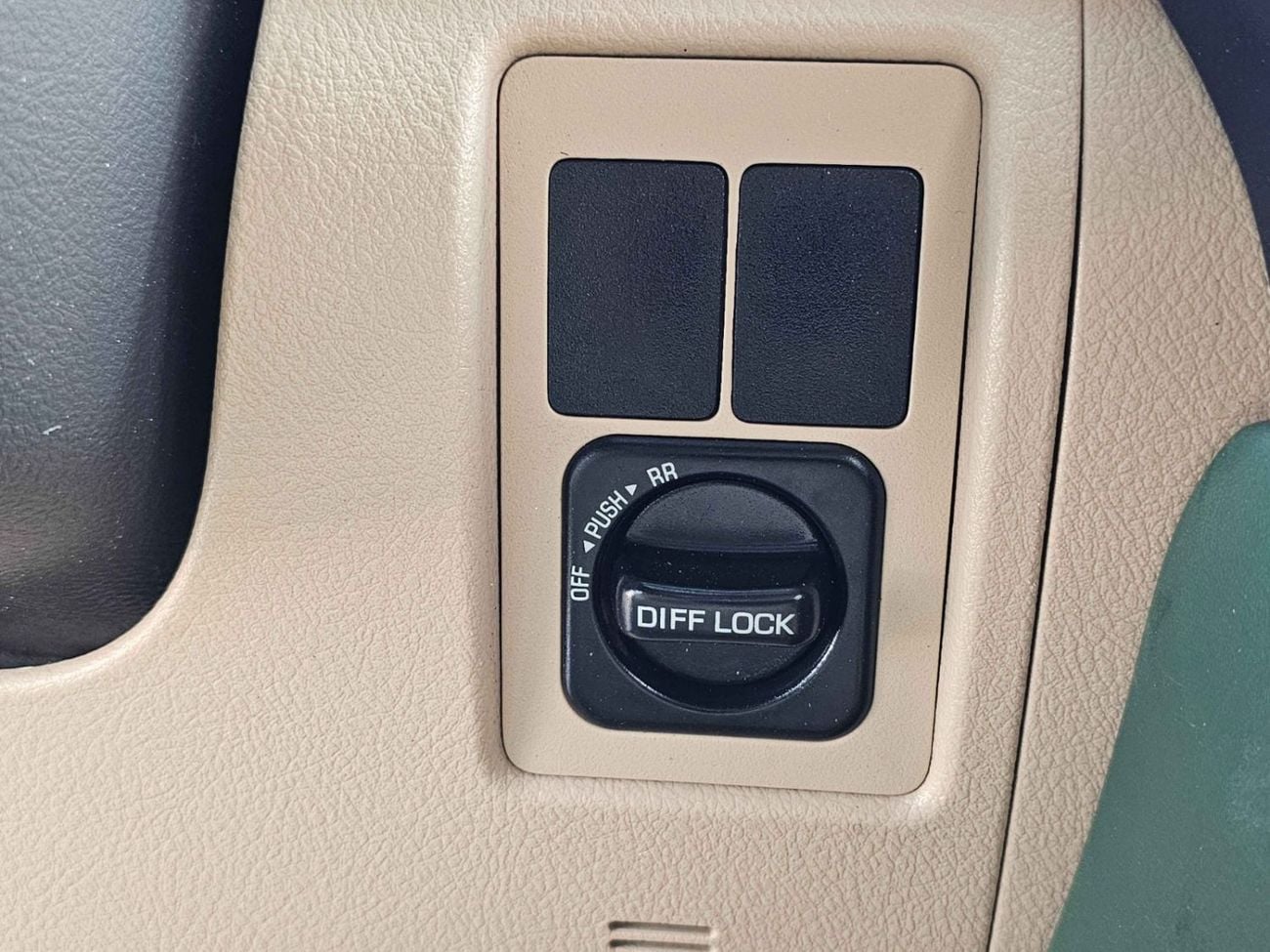 تويوتا لاند كروزر Toyota landcruise 2015 Model Modified 2024 Model V8 4.5 petrol Engine Colour Green Transmission Auto