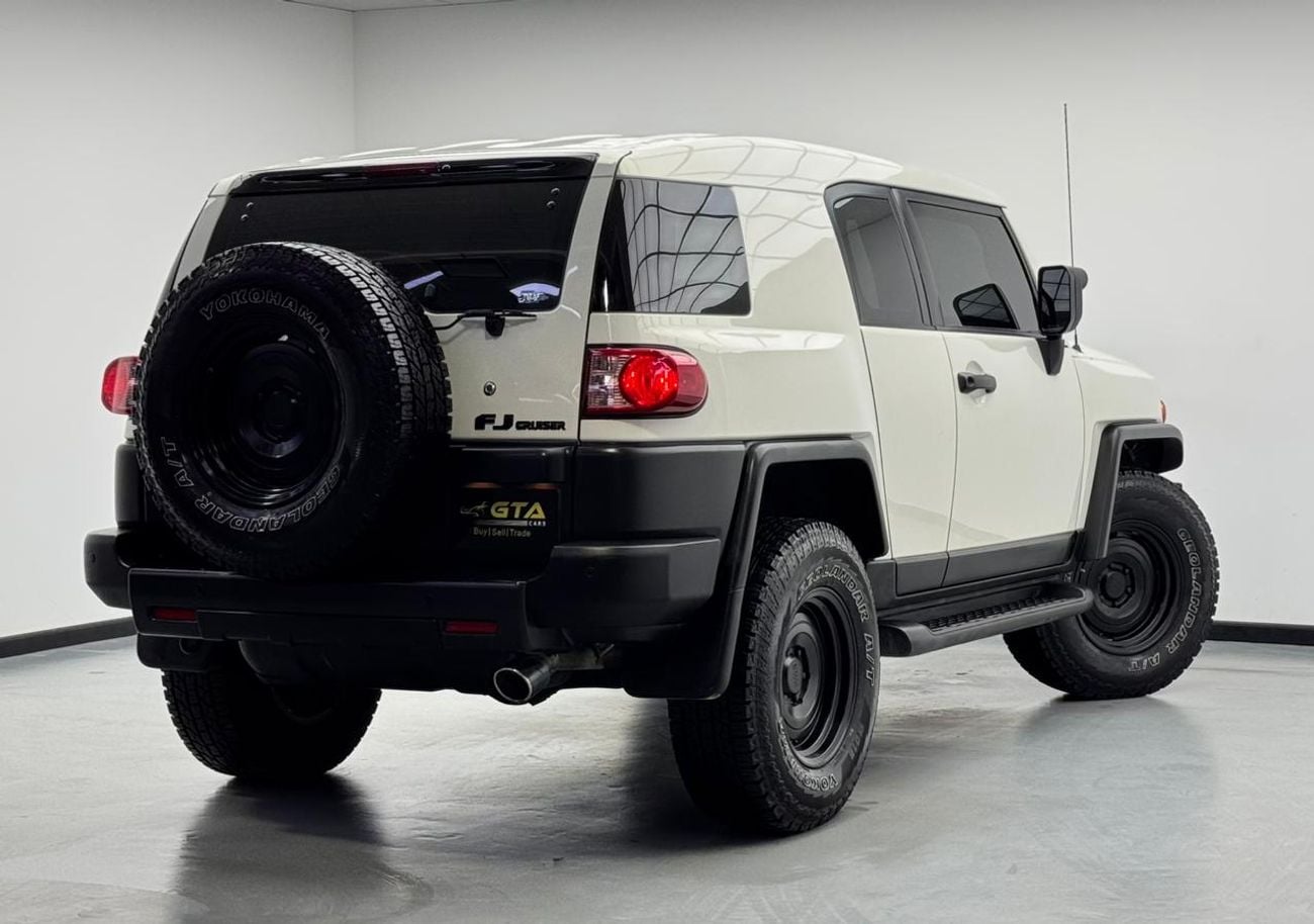 Toyota FJ Cruiser 2023 Toyota FJ Cruiser GXR, Warranty, Full Service History, Low Km, Excellent Condition, GCC