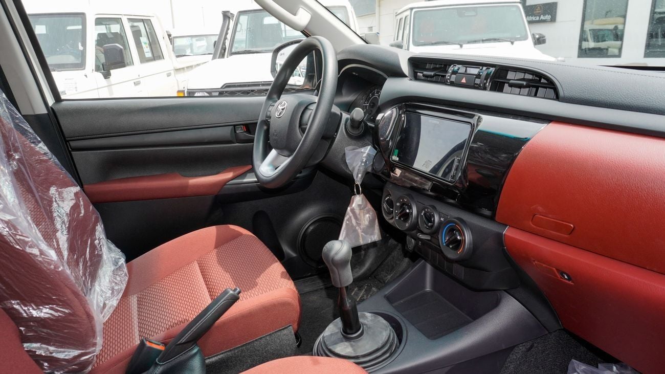 تويوتا هيلوكس DLX 2.4 L DIESEL 2025