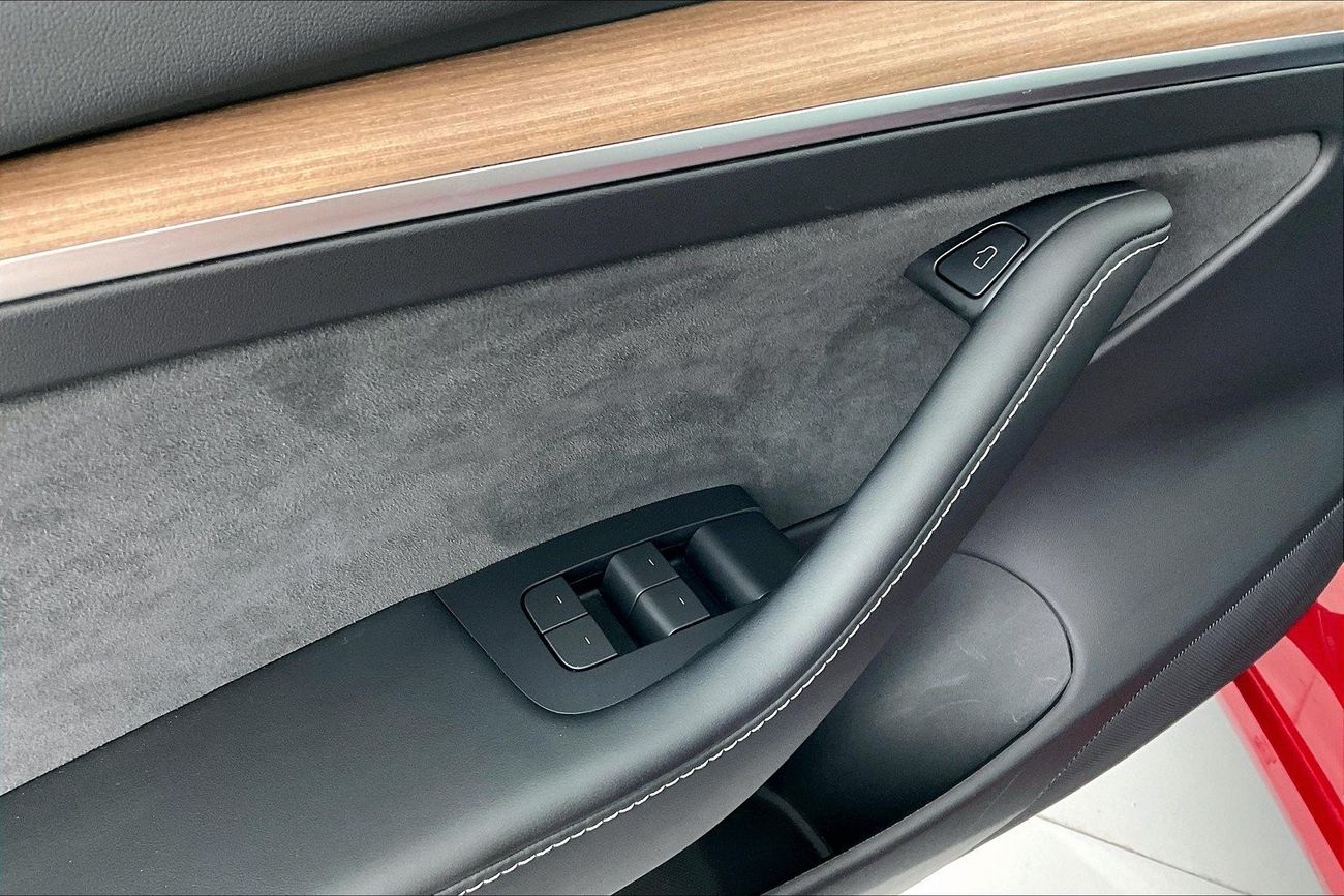 بورش تايكان 4S | عرض العيد الحصري | خالية من أضرار الفيضانات