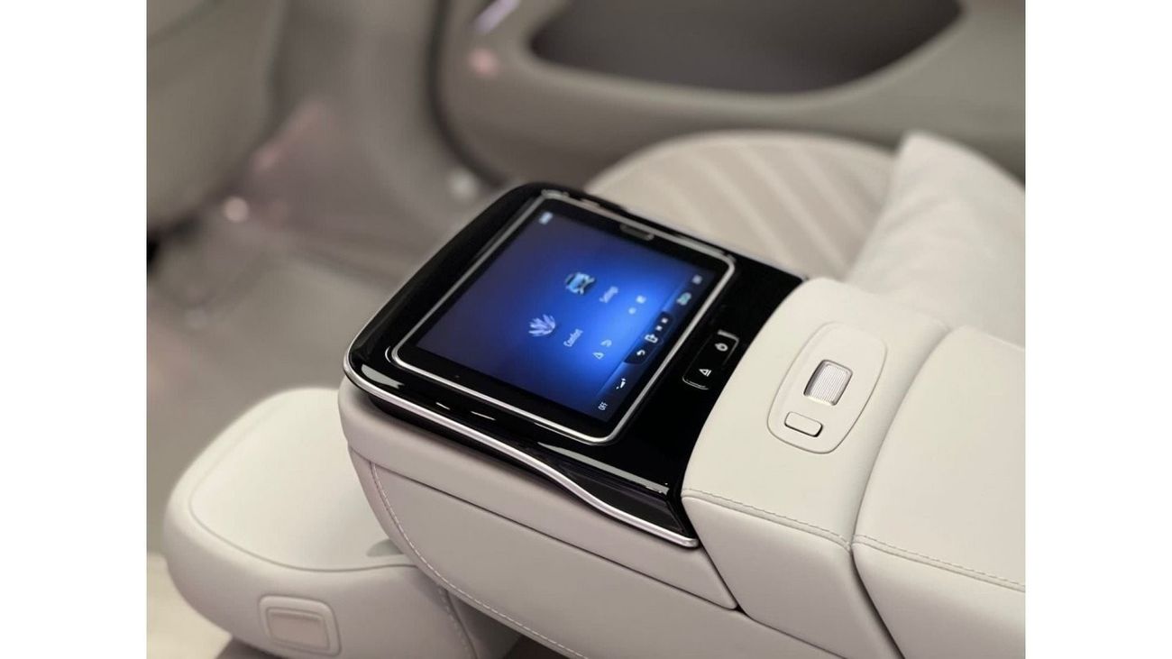 Mercedes-Benz EQS 580 Premium + Mercedes EQS 580 First Edition. GCC