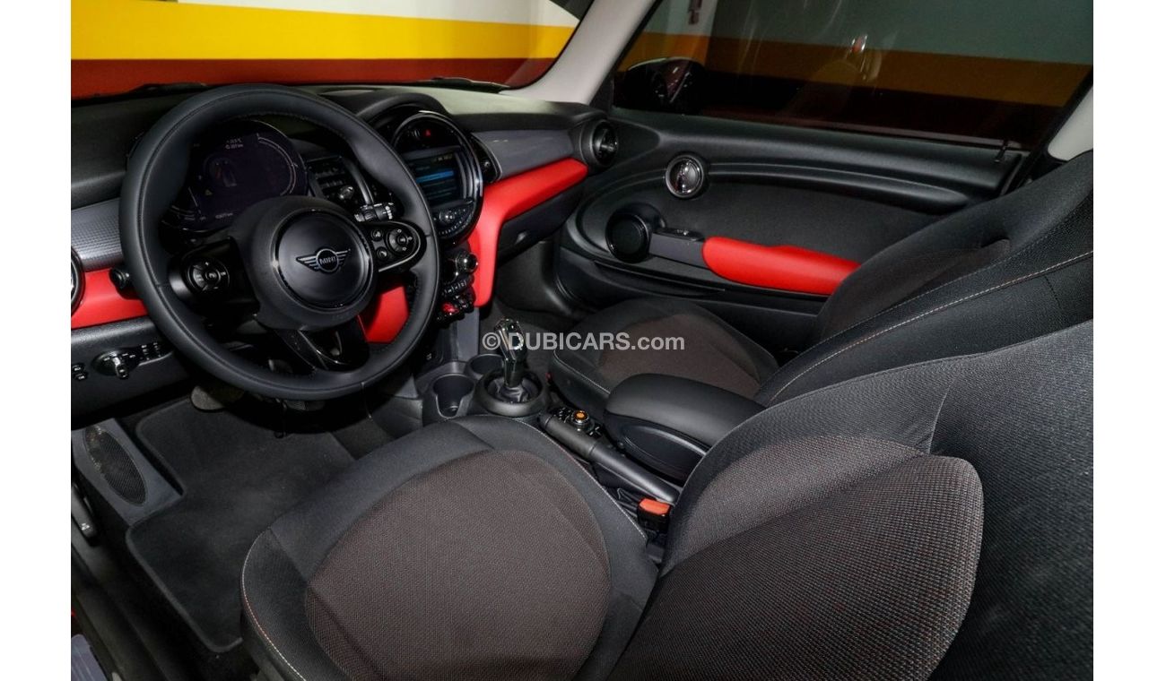 Mini Cooper Mini Cooper 2021 GCC under Warranty with Flexible Down-Payment.