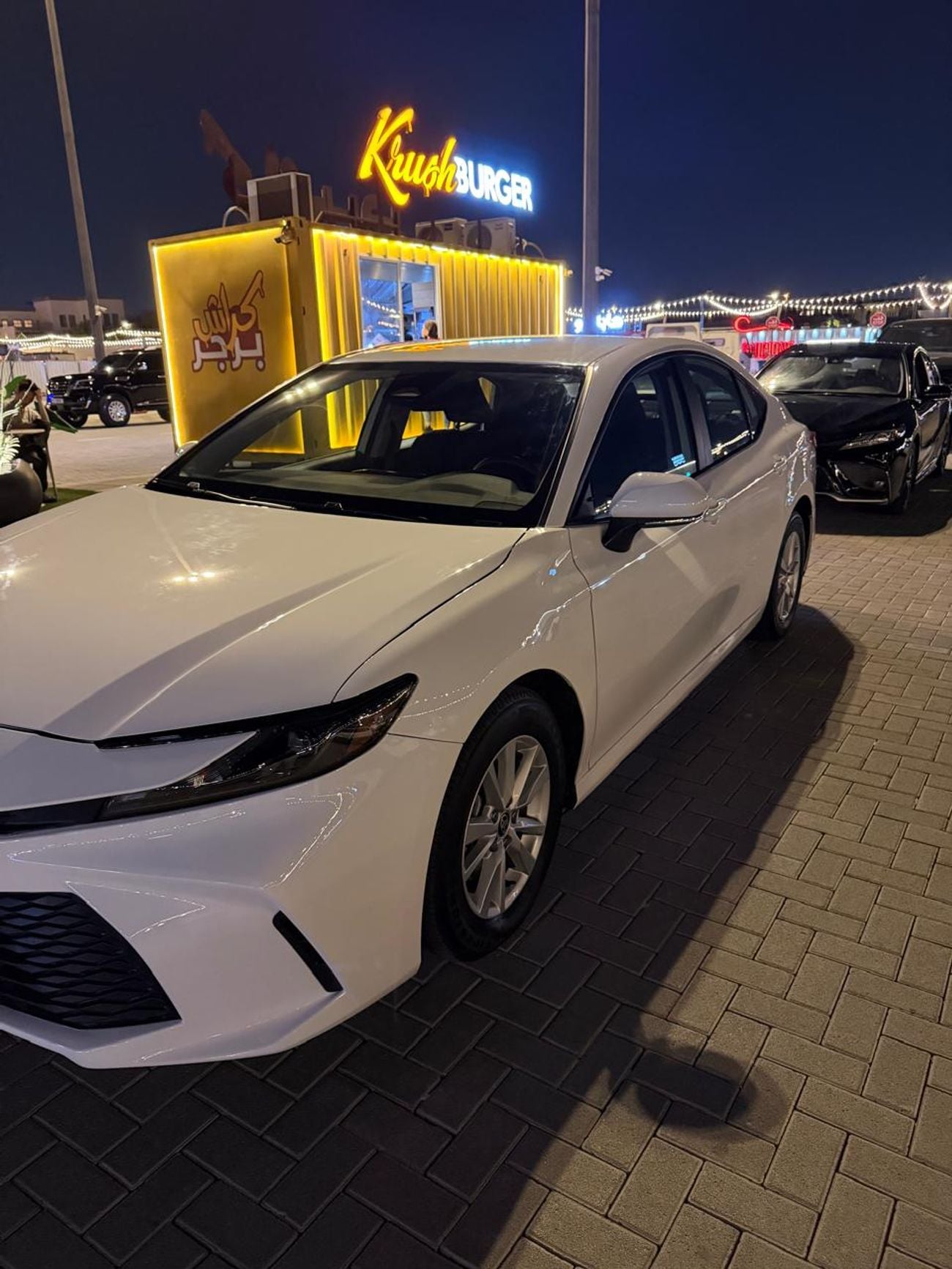 Toyota Camry XLE 2.5L Hybrid