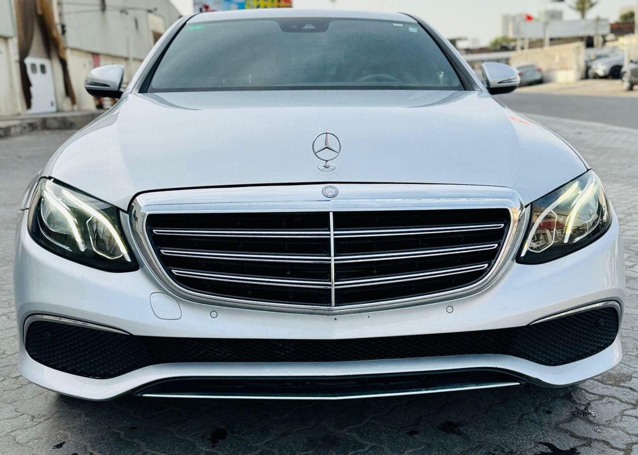 مرسيدس بنز E300
