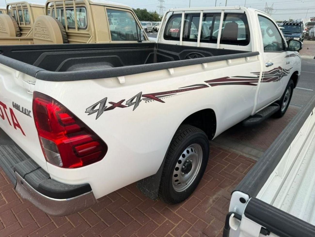 Toyota Hilux 2700L PETROL SC MANUAL ZERO KM