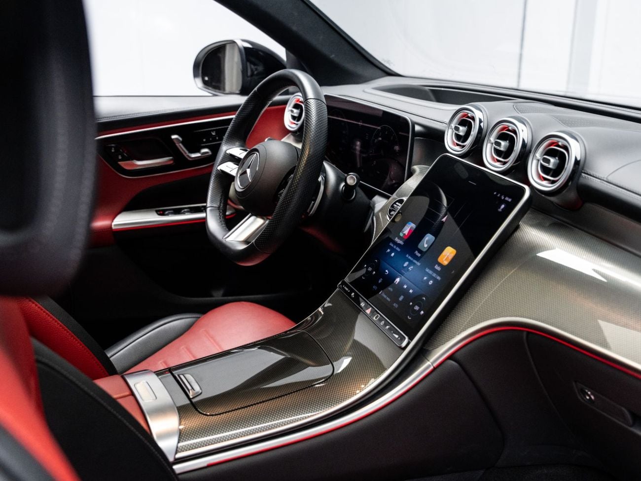 Mercedes Benz GLC200 PREMIUM PLUS BUY NOW, PAY 2027 | THE BLACKLINE STANDARD | Mercedes Warranty + Service Contract, GCC