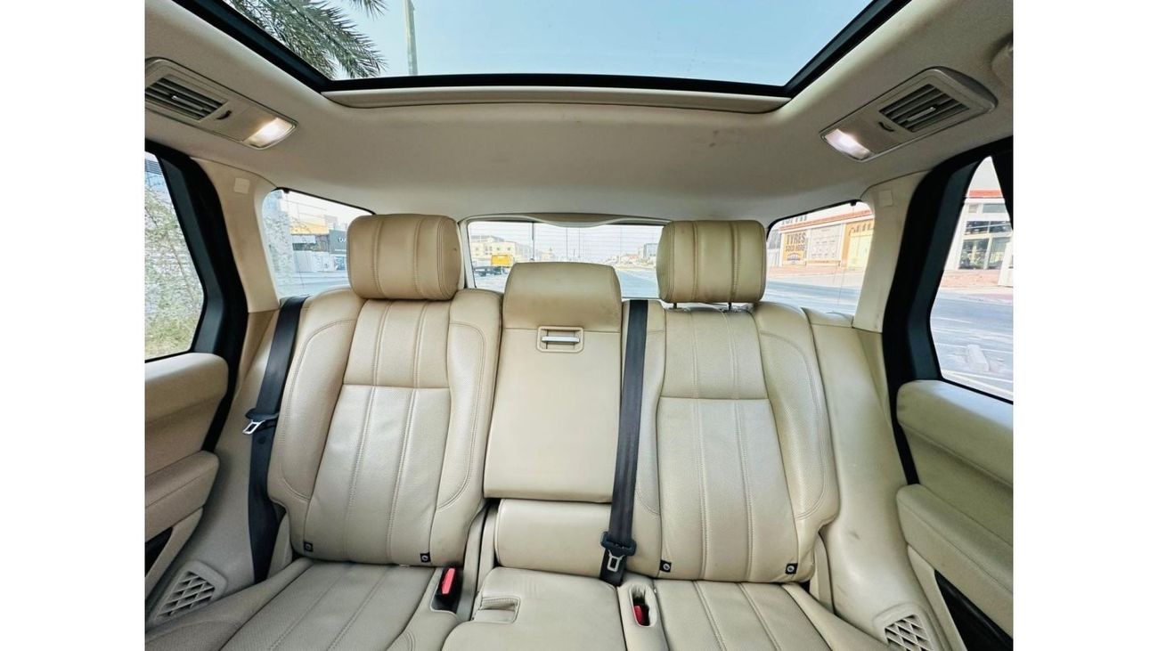 Land Rover Range Rover RANGE ROVER VOUGE SE 5.0 V8 | GCC | BLACK MATE PPF | WELL MAINTAINED