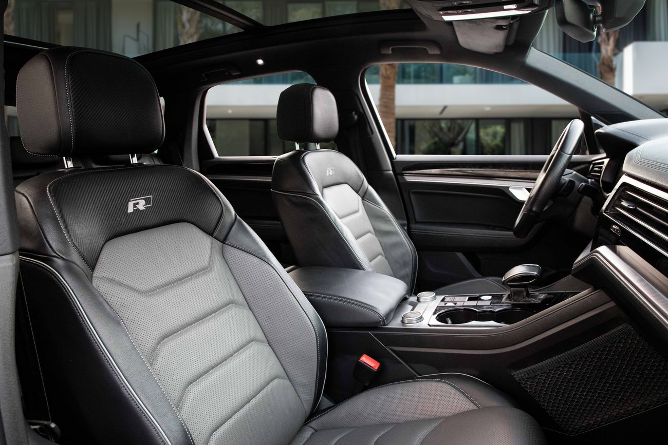 فولكس واجن طوارق 3,134 P.M | 0% Downpayment | TOUAREG R LINE | AGENCY WARRANTY!