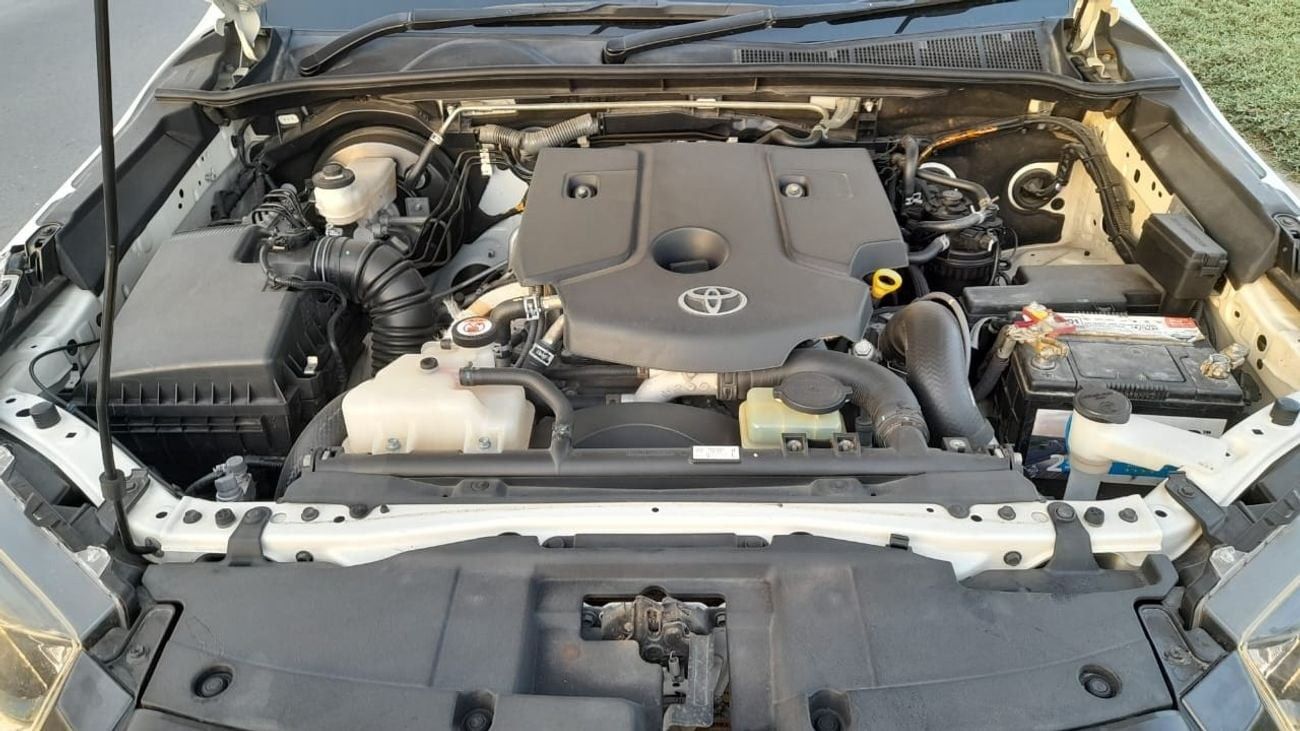 تويوتا هيلوكس RIGHT HAND DIESEL