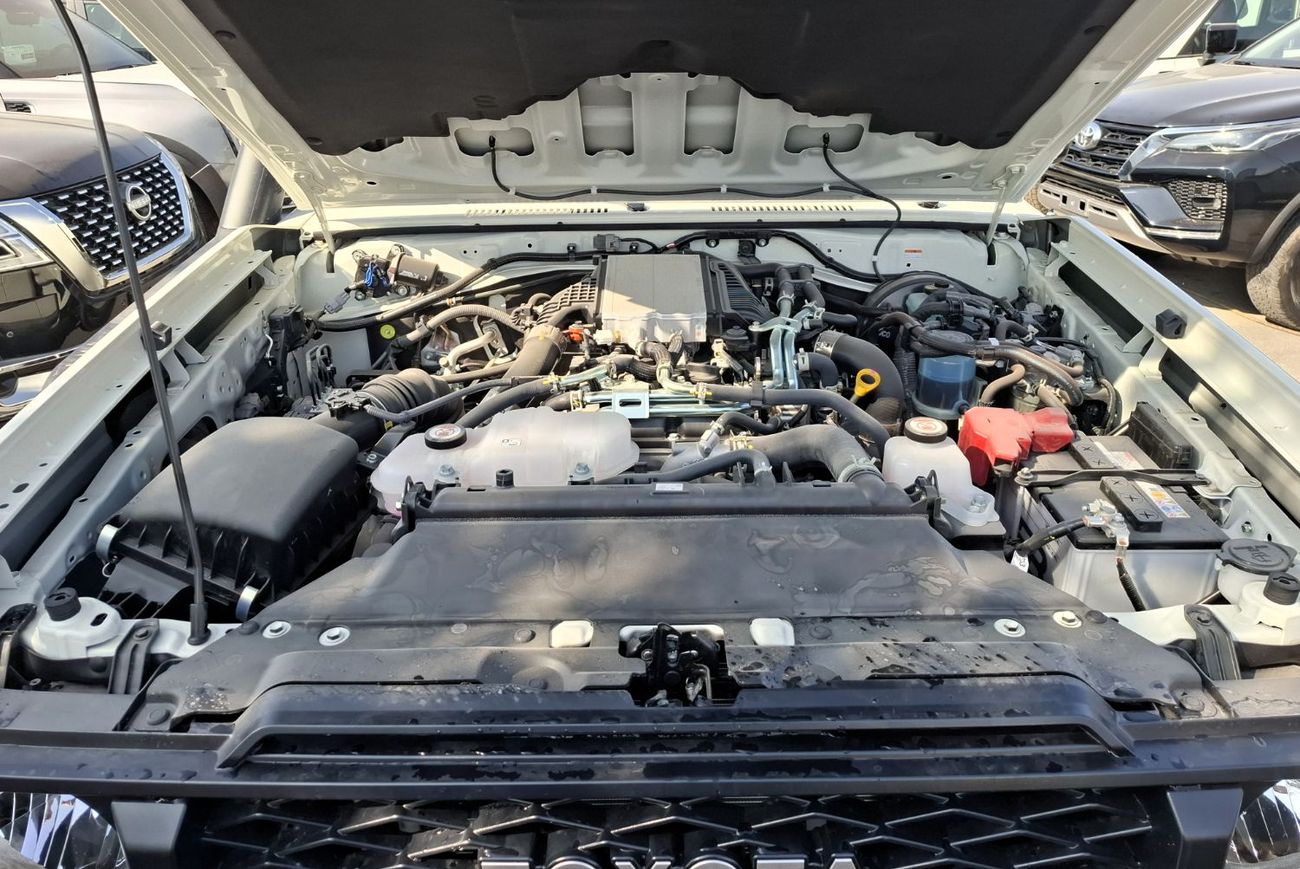 تويوتا لاند كروزر بيك آب Toyota LC Pickup 2.8L 2025 MT SC White Diesel GCC