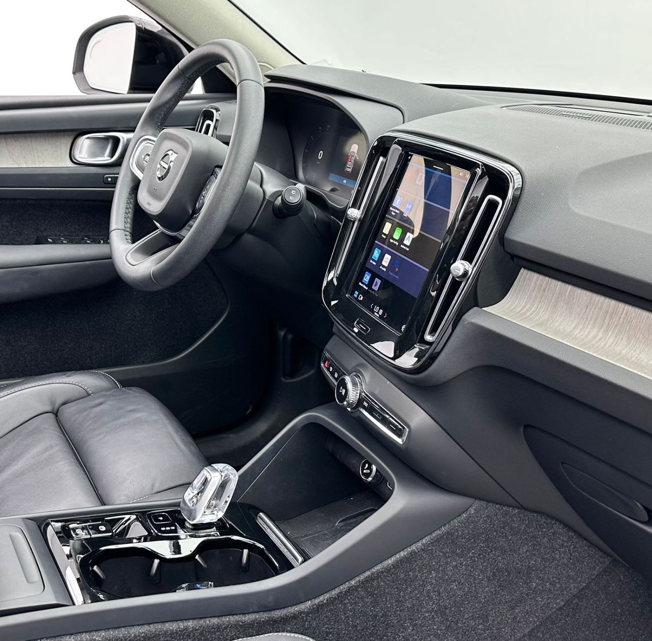 Volvo XC40 2023 Volvo XC40 B4 Ultimate Dark, 2028 Volvo Warranty, Volvo Full Service History, GCC