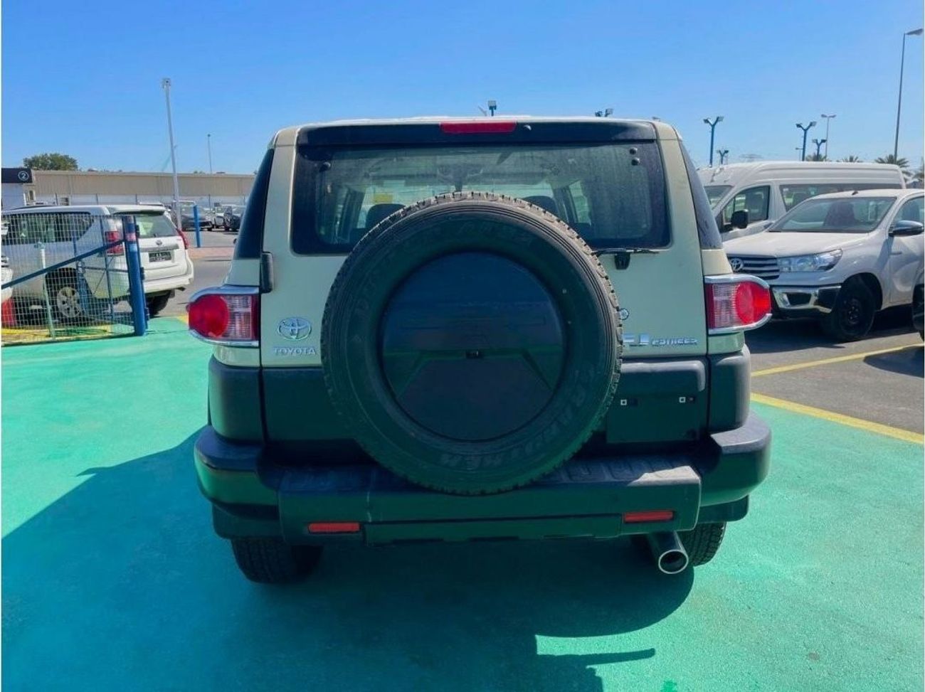 Toyota FJ Cruiser 2023 White color 4WD 4.0L petrol