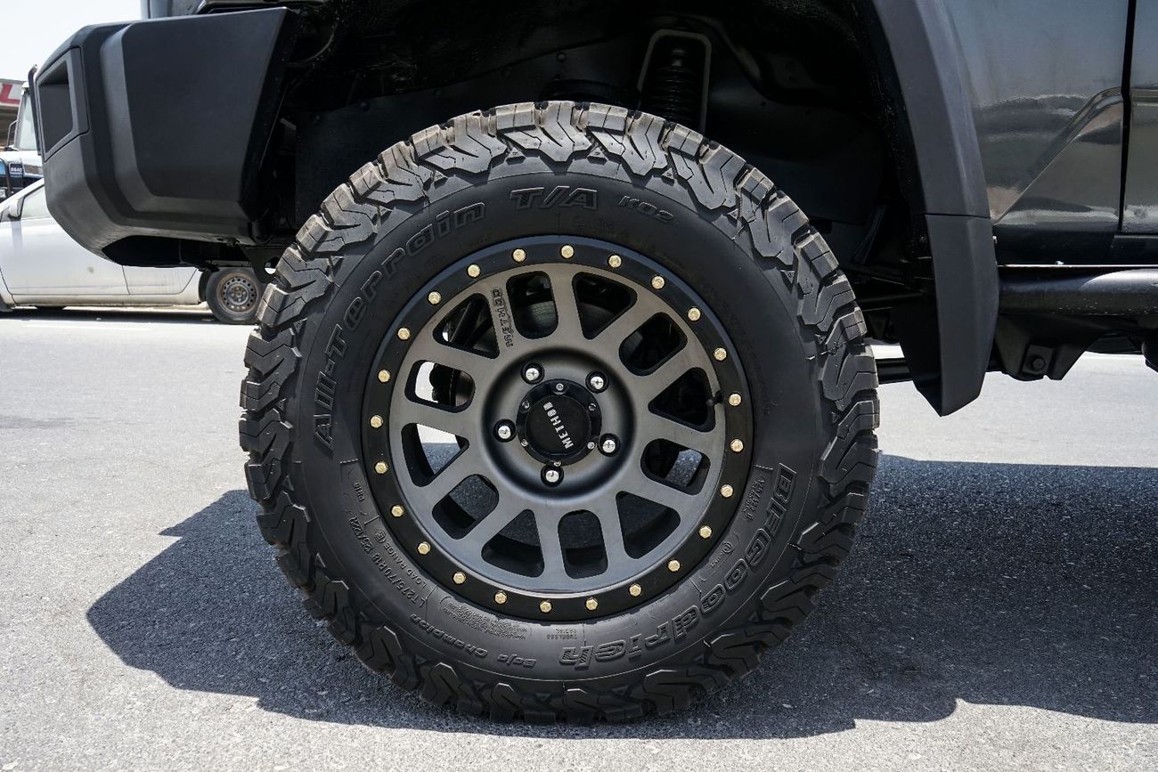 Toyota Land Cruiser 70