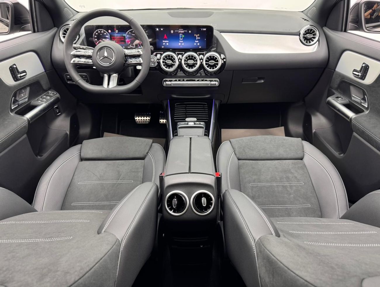 مرسيدس بنز GLA 200 2026 Mercedes-Benz GLA 200 AMG Night Package, 2030 Mercedes Warranty, GCC